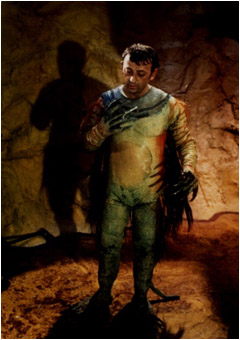Albin Pahernik indossa in questa foto di scena il costume del mostro di Kreno per girare la sua scena!!!